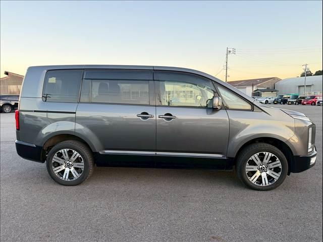 デリカD:5 G パワーパッケージ 両側パワースライド 電動サイドステップ パワーバックドア レーダークルーズ AC100V シートヒーター 衝突軽減 レーンキープ パドルシフト アイドリングストップ パワーシート ETC 純正18AW(18枚目)