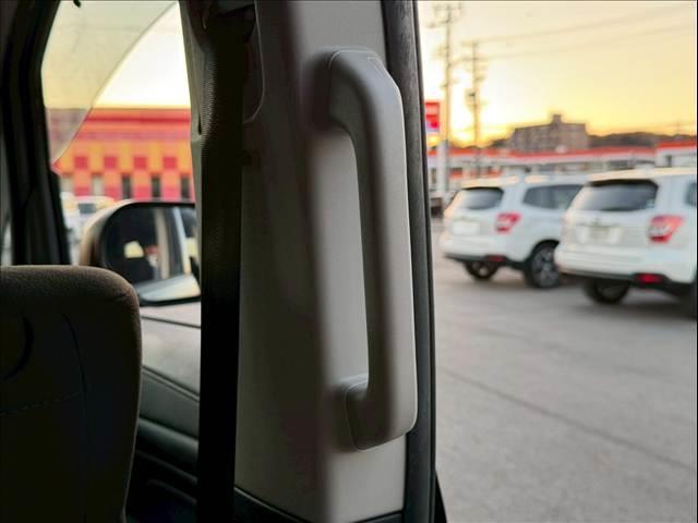 デリカD:5 G パワーパッケージ 両側パワースライド 電動サイドステップ パワーバックドア レーダークルーズ AC100V シートヒーター 衝突軽減 レーンキープ パドルシフト アイドリングストップ パワーシート ETC 純正18AW(27枚目)