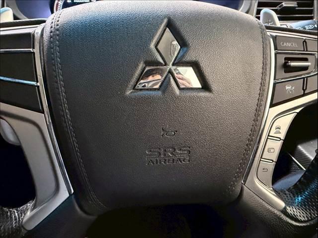 デリカD:5 G パワーパッケージ 両側パワースライド 電動サイドステップ パワーバックドア レーダークルーズ AC100V シートヒーター 衝突軽減 レーンキープ パドルシフト アイドリングストップ パワーシート ETC 純正18AW(61枚目)