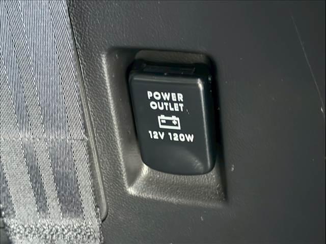 デリカD:5 G パワーパッケージ 両側パワースライド 電動サイドステップ パワーバックドア レーダークルーズ AC100V シートヒーター 衝突軽減 レーンキープ パドルシフト アイドリングストップ パワーシート ETC 純正18AW(66枚目)