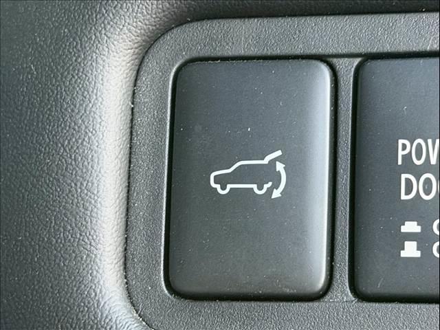 デリカD:5 G パワーパッケージ 両側パワースライド 電動サイドステップ パワーバックドア レーダークルーズ AC100V シートヒーター 衝突軽減 レーンキープ パドルシフト アイドリングストップ パワーシート ETC 純正18AW(68枚目)