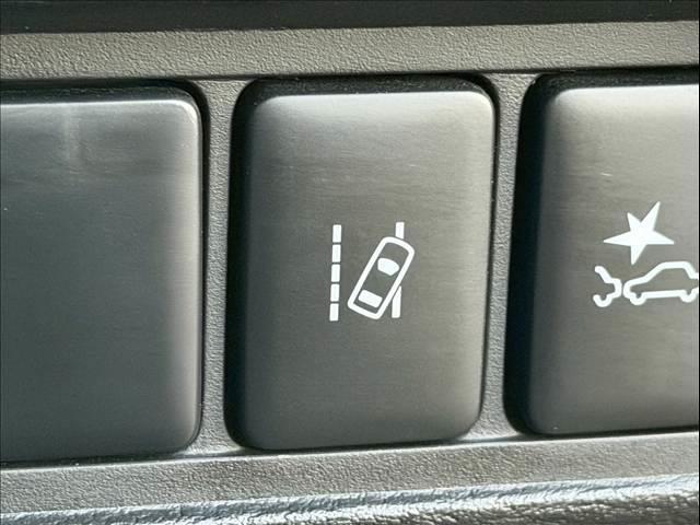 デリカD:5 G パワーパッケージ 両側パワースライド 電動サイドステップ パワーバックドア レーダークルーズ AC100V シートヒーター 衝突軽減 レーンキープ パドルシフト アイドリングストップ パワーシート ETC 純正18AW(70枚目)