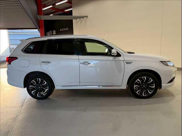 MITSUBISHI OUTLANDER PHEV G NAVI PACKAGE