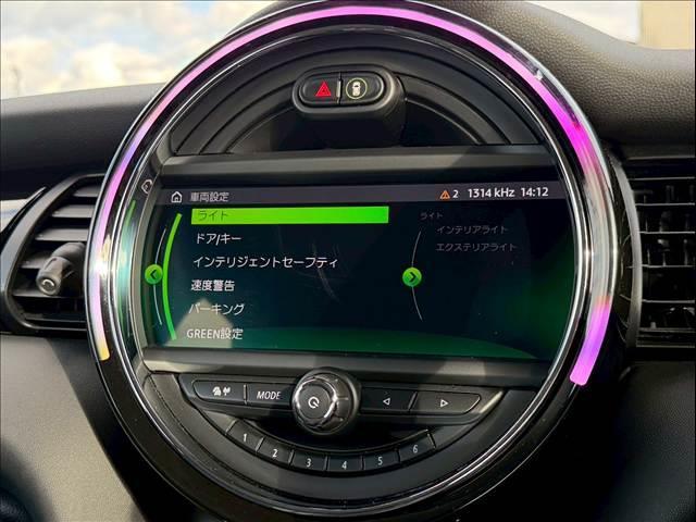 MINI クーパーSD アダプティブクルーズ 純正ナビ ミラーETC コンフォートアクセス パドルシフト ステアリングリモコン LED バックカメラ コーナーセンサー USBポート Bluetooth 純正17インチAW(15枚目)