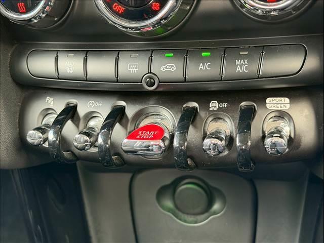 MINI クーパーSD アダプティブクルーズ 純正ナビ ミラーETC コンフォートアクセス パドルシフト ステアリングリモコン LED バックカメラ コーナーセンサー USBポート Bluetooth 純正17インチAW(60枚目)