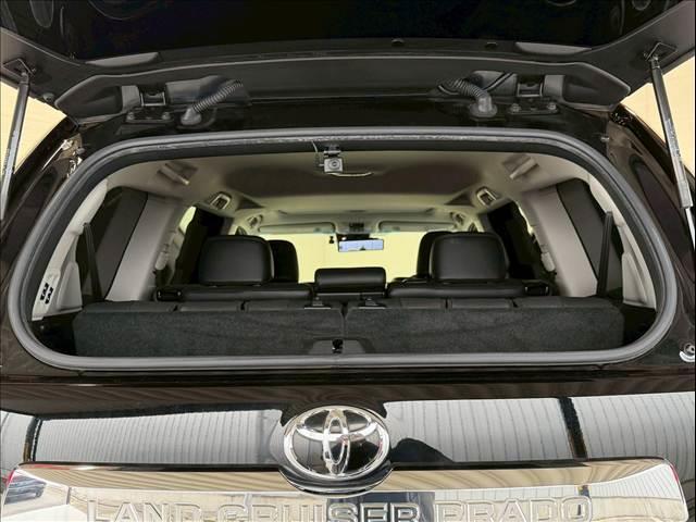 ランドクルーザープラド ＴＸ　Ｌパッケージ　黒革　サンルーフ　全周囲カメラ　ＢＳＭ　シートヒーター／クーラー　クリアランスソナー　レーダークルーズ　ＬＥＤ　ルーフレール　オートハイビーム　パワーシート　ＵＳＢポート　ＥＴＣ　純正１９インチＡＷ（22枚目）
