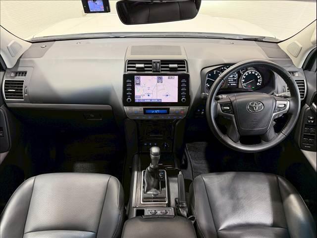 ランドクルーザープラド ＴＸ　Ｌパッケージ・ブラックエディション　黒革　全周囲カメラ　純正ナビ　ＢＳＭ　レーダークルーズ　クリアランスソナー　シートヒーター／クーラー　パワーシート　センターデフロック　ＬＥＤ　ＥＴＣ　ＵＳＢポート　ルーフレール　純正１８インチＡＷ（2枚目）