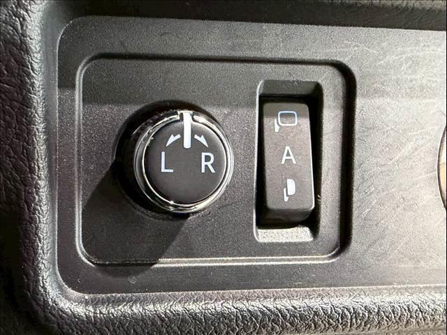 ランドクルーザープラド ＴＸ　Ｌパッケージ・ブラックエディション　黒革　全周囲カメラ　純正ナビ　ＢＳＭ　レーダークルーズ　クリアランスソナー　シートヒーター／クーラー　パワーシート　センターデフロック　ＬＥＤ　ＥＴＣ　ＵＳＢポート　ルーフレール　純正１８インチＡＷ（47枚目）