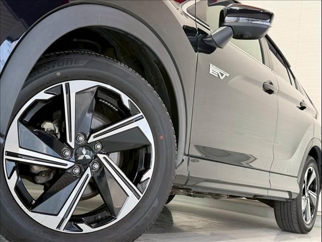 エクリプスクロスＰＨＥＶ Ｐ　全周囲カメラ　レーダークルーズ　ＡＣ１５００Ｗ　シートヒーター　ステアリングヒーター　コーナーセンサー　ドライブモード　電動パーキングブレーキ　オートホールド機能　ＬＥＤヘッドライト　パドルシフト（11枚目）