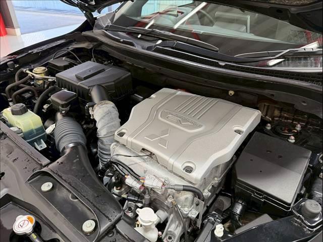 エクリプスクロスＰＨＥＶ Ｐ　全周囲カメラ　レーダークルーズ　ＡＣ１５００Ｗ　シートヒーター　ステアリングヒーター　コーナーセンサー　ドライブモード　電動パーキングブレーキ　オートホールド機能　ＬＥＤヘッドライト　パドルシフト（14枚目）