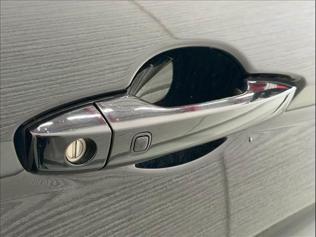 エクリプスクロスＰＨＥＶ Ｐ　全周囲カメラ　レーダークルーズ　ＡＣ１５００Ｗ　シートヒーター　ステアリングヒーター　コーナーセンサー　ドライブモード　電動パーキングブレーキ　オートホールド機能　ＬＥＤヘッドライト　パドルシフト（24枚目）