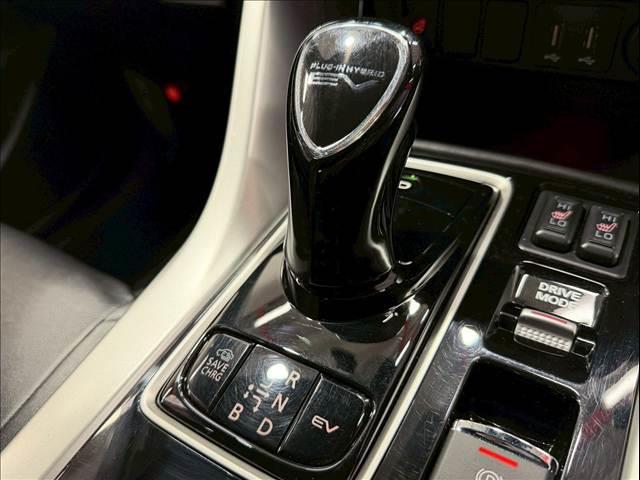 エクリプスクロスＰＨＥＶ Ｐ　全周囲カメラ　レーダークルーズ　ＡＣ１５００Ｗ　シートヒーター　ステアリングヒーター　コーナーセンサー　ドライブモード　電動パーキングブレーキ　オートホールド機能　ＬＥＤヘッドライト　パドルシフト（59枚目）