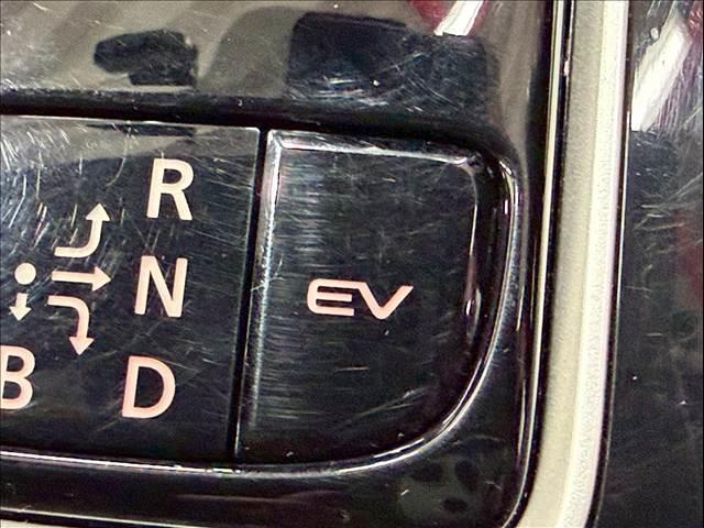 エクリプスクロスＰＨＥＶ Ｐ　全周囲カメラ　レーダークルーズ　ＡＣ１５００Ｗ　シートヒーター　ステアリングヒーター　コーナーセンサー　ドライブモード　電動パーキングブレーキ　オートホールド機能　ＬＥＤヘッドライト　パドルシフト（78枚目）