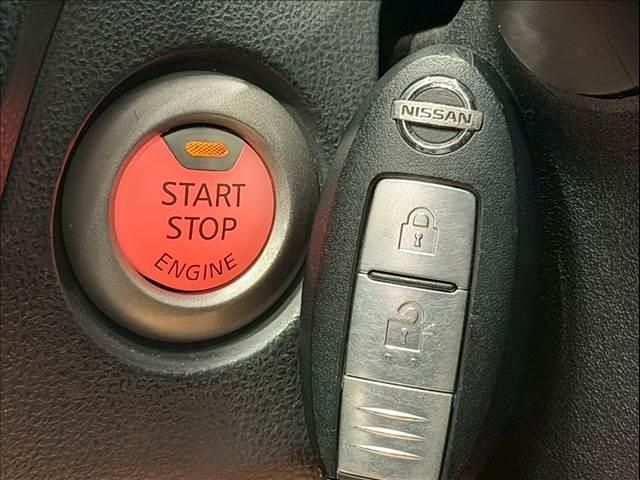 ジューク １５ＲＸ　純正ナビ　バックカメラ　ＥＴＣ　フォグランプ　アイドリングストップ　ドライブモード　純正１６インチアルミ　プッシュスタートボタン　横滑り防止機能　電動格納ミラー　オートライト　ハンズフリー　ＡＵＸ（6枚目）