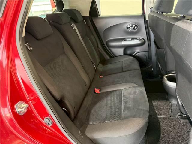 ジューク １５ＲＸ　純正ナビ　バックカメラ　ＥＴＣ　フォグランプ　アイドリングストップ　ドライブモード　純正１６インチアルミ　プッシュスタートボタン　横滑り防止機能　電動格納ミラー　オートライト　ハンズフリー　ＡＵＸ（9枚目）