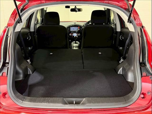 ジューク １５ＲＸ　純正ナビ　バックカメラ　ＥＴＣ　フォグランプ　アイドリングストップ　ドライブモード　純正１６インチアルミ　プッシュスタートボタン　横滑り防止機能　電動格納ミラー　オートライト　ハンズフリー　ＡＵＸ（20枚目）