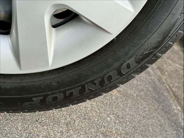 ジューク １５ＲＸ　純正ナビ　バックカメラ　ＥＴＣ　フォグランプ　アイドリングストップ　ドライブモード　純正１６インチアルミ　プッシュスタートボタン　横滑り防止機能　電動格納ミラー　オートライト　ハンズフリー　ＡＵＸ（31枚目）