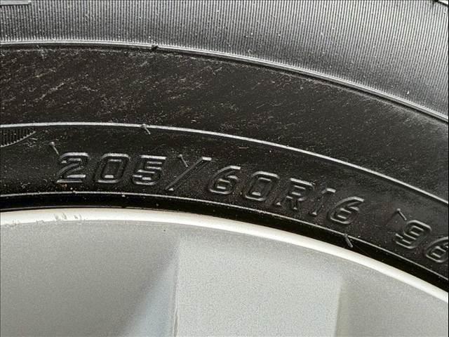 ジューク １５ＲＸ　純正ナビ　バックカメラ　ＥＴＣ　フォグランプ　アイドリングストップ　ドライブモード　純正１６インチアルミ　プッシュスタートボタン　横滑り防止機能　電動格納ミラー　オートライト　ハンズフリー　ＡＵＸ（32枚目）