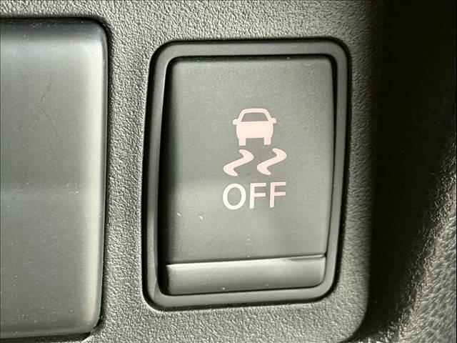 ジューク １５ＲＸ　純正ナビ　バックカメラ　ＥＴＣ　フォグランプ　アイドリングストップ　ドライブモード　純正１６インチアルミ　プッシュスタートボタン　横滑り防止機能　電動格納ミラー　オートライト　ハンズフリー　ＡＵＸ（49枚目）