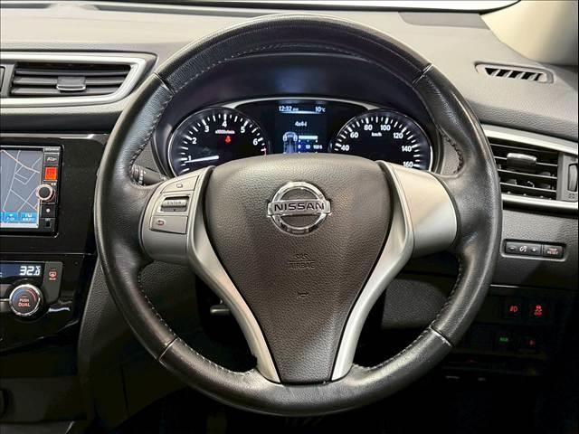 エクストレイル ２０Ｘ　純正ナビ　バックカメラ　シートヒーター　４ＷＤモードスイッチ　ダウンヒルアシスト　フルセグＴＶ　オートエアコン　アイドリングストップ　オートライト　ＩＳＯＦＩＸ　プッシュスタートボタン　ＥＴＣ（13枚目）