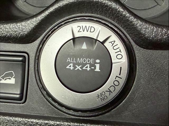 エクストレイル ２０Ｘ　純正ナビ　バックカメラ　シートヒーター　４ＷＤモードスイッチ　ダウンヒルアシスト　フルセグＴＶ　オートエアコン　アイドリングストップ　オートライト　ＩＳＯＦＩＸ　プッシュスタートボタン　ＥＴＣ（15枚目）