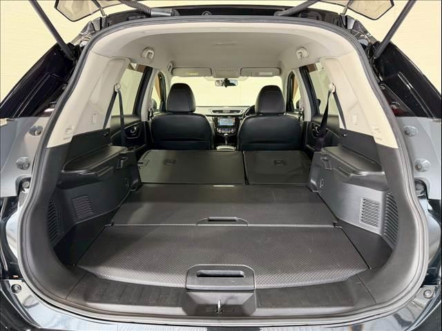 エクストレイル ２０Ｘ　純正ナビ　バックカメラ　シートヒーター　４ＷＤモードスイッチ　ダウンヒルアシスト　フルセグＴＶ　オートエアコン　アイドリングストップ　オートライト　ＩＳＯＦＩＸ　プッシュスタートボタン　ＥＴＣ（20枚目）