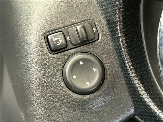 エクストレイル ２０Ｘ　純正ナビ　バックカメラ　シートヒーター　４ＷＤモードスイッチ　ダウンヒルアシスト　フルセグＴＶ　オートエアコン　アイドリングストップ　オートライト　ＩＳＯＦＩＸ　プッシュスタートボタン　ＥＴＣ（42枚目）