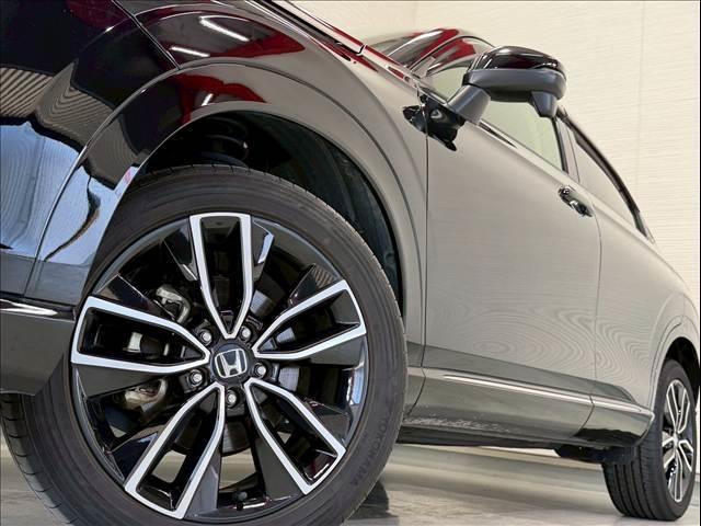 ヴェゼル ｅ：ＨＥＶ　Ｚ　ハーフレザー　パワーバックドア　ＢＳＭ　ホンダコネクトディスプレイ　レーダークルーズ　シートヒーター　ステアリングヒーター　コーナーセンサー　パドルシフト　ＥＴＣ　バックカメラ　純正１８インチＡＷ（11枚目）