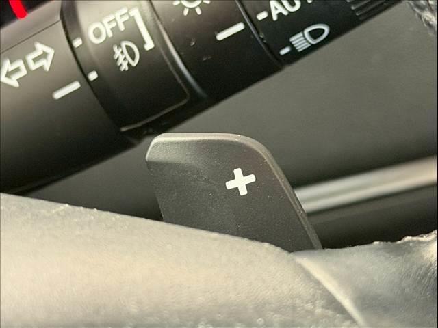 ヴェゼル ｅ：ＨＥＶ　Ｚ　ハーフレザー　パワーバックドア　ＢＳＭ　ホンダコネクトディスプレイ　レーダークルーズ　シートヒーター　ステアリングヒーター　コーナーセンサー　パドルシフト　ＥＴＣ　バックカメラ　純正１８インチＡＷ（51枚目）