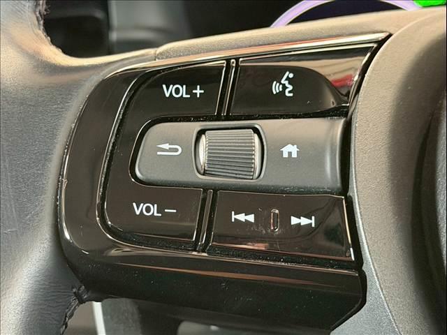 ヴェゼル ｅ：ＨＥＶ　Ｚ　ハーフレザー　パワーバックドア　ＢＳＭ　ホンダコネクトディスプレイ　レーダークルーズ　シートヒーター　ステアリングヒーター　コーナーセンサー　パドルシフト　ＥＴＣ　バックカメラ　純正１８インチＡＷ（52枚目）