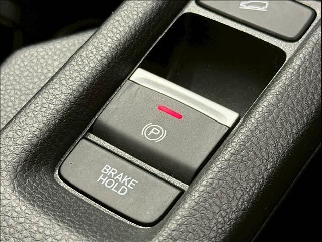 ヴェゼル ｅ：ＨＥＶ　Ｚ　ハーフレザー　パワーバックドア　ＢＳＭ　ホンダコネクトディスプレイ　レーダークルーズ　シートヒーター　ステアリングヒーター　コーナーセンサー　パドルシフト　ＥＴＣ　バックカメラ　純正１８インチＡＷ（56枚目）