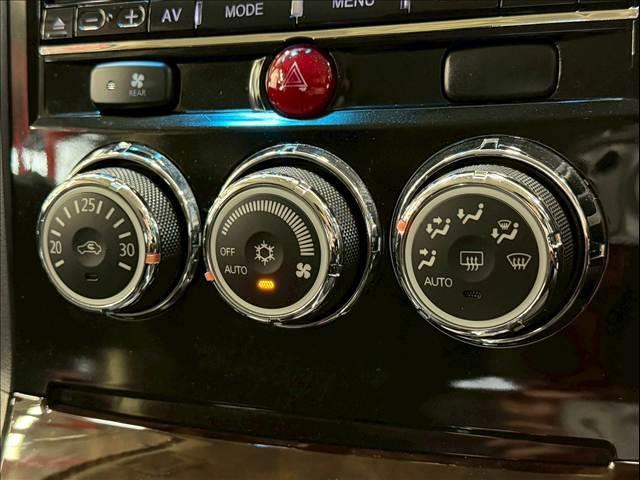 デリカD:5 D パワーパッケージ 両側パワースライド アルパインBIGX クルーズコントロール シートヒーター バックカメラ パドルシフト ETC スマートキー フルセグ CD/DVD再生 Bluetooth 純正18インチAW(12枚目)