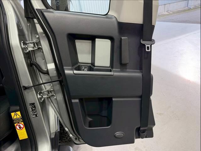 ＦＪクルーザー カラーパッケージ　ＢＦグッドリッチオールテレーン２６５／７０／１７　クルーズコントロール　純正ナビ　バックカメラ　リアソナー　ＥＴＣ　ドライブレコーダー　フロントフォグ　フルセグ　ＣＤ／ＤＶＤ再生　Ｂｌｕｅｔｏｏｔｈ（25枚目）