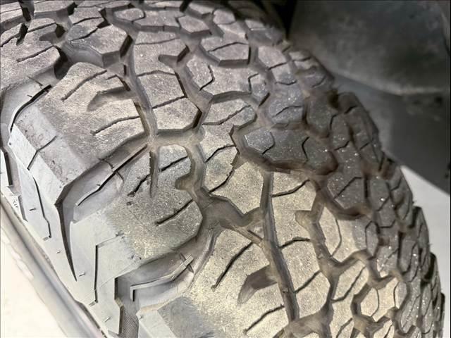 ＦＪクルーザー カラーパッケージ　ＢＦグッドリッチオールテレーン２６５／７０／１７　クルーズコントロール　純正ナビ　バックカメラ　リアソナー　ＥＴＣ　ドライブレコーダー　フロントフォグ　フルセグ　ＣＤ／ＤＶＤ再生　Ｂｌｕｅｔｏｏｔｈ（40枚目）