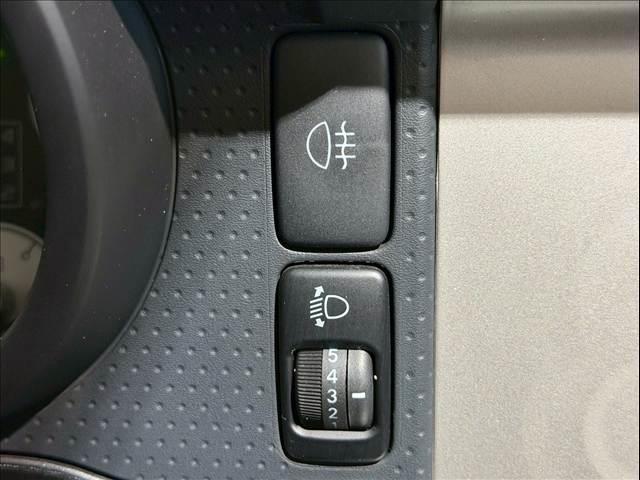 ＦＪクルーザー カラーパッケージ　ＢＦグッドリッチオールテレーン２６５／７０／１７　クルーズコントロール　純正ナビ　バックカメラ　リアソナー　ＥＴＣ　ドライブレコーダー　フロントフォグ　フルセグ　ＣＤ／ＤＶＤ再生　Ｂｌｕｅｔｏｏｔｈ（52枚目）