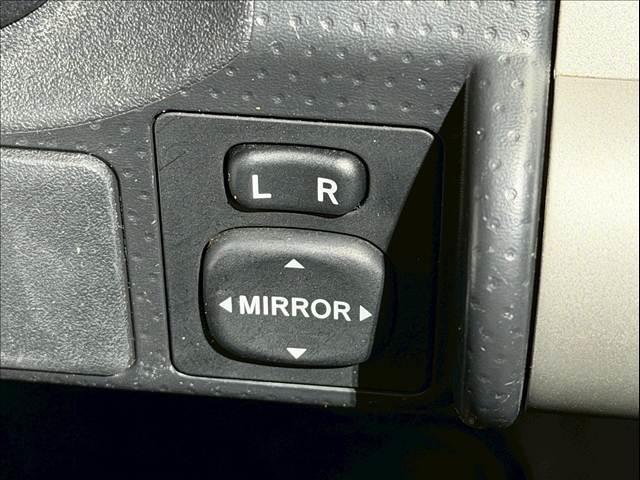 ＦＪクルーザー カラーパッケージ　ＢＦグッドリッチオールテレーン２６５／７０／１７　クルーズコントロール　純正ナビ　バックカメラ　リアソナー　ＥＴＣ　ドライブレコーダー　フロントフォグ　フルセグ　ＣＤ／ＤＶＤ再生　Ｂｌｕｅｔｏｏｔｈ（53枚目）