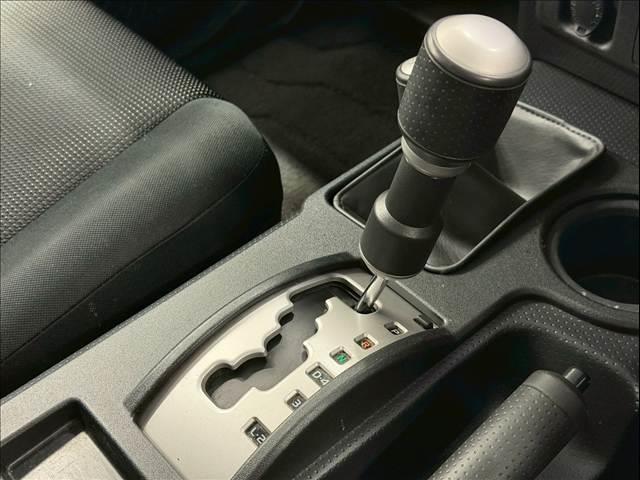 ＦＪクルーザー カラーパッケージ　ＢＦグッドリッチオールテレーン２６５／７０／１７　クルーズコントロール　純正ナビ　バックカメラ　リアソナー　ＥＴＣ　ドライブレコーダー　フロントフォグ　フルセグ　ＣＤ／ＤＶＤ再生　Ｂｌｕｅｔｏｏｔｈ（58枚目）