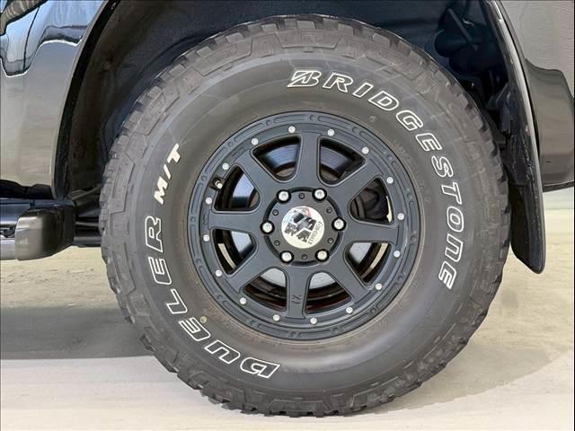 ハイラックスサーフ ＳＳＲ－Ｘリミテッド　社外ＡＷ　ＤＵＥＬＥＲ　Ｍ／Ｔ　社外グリル　ルーフレール　シートカバー　カロッツェリアディスプレイオーディオ　バックカメラ　ＥＴＣ　センターデフロック　ＡＣ１００Ｖ　パートタイム４ＷＤ　キーレスキー（7枚目）