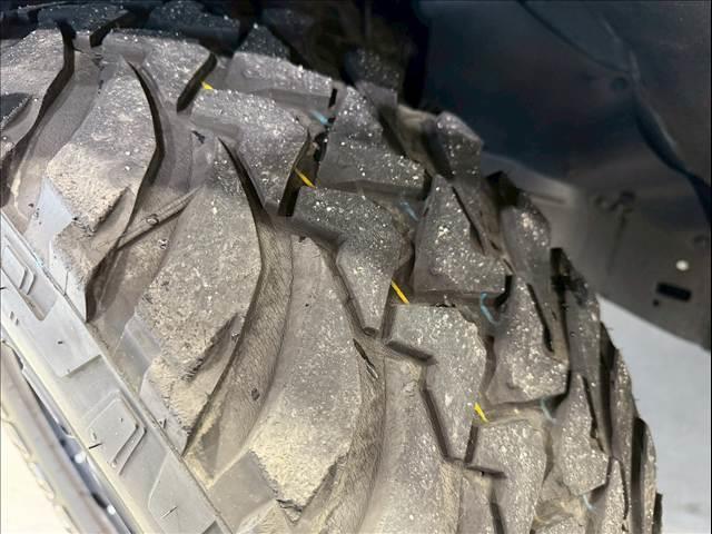 ハイラックスサーフ ＳＳＲ－Ｘリミテッド　社外ＡＷ　ＤＵＥＬＥＲ　Ｍ／Ｔ　社外グリル　ルーフレール　シートカバー　カロッツェリアディスプレイオーディオ　バックカメラ　ＥＴＣ　センターデフロック　ＡＣ１００Ｖ　パートタイム４ＷＤ　キーレスキー（32枚目）