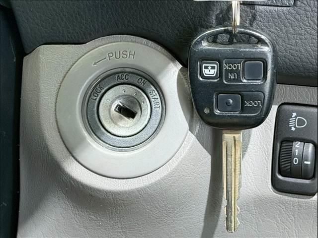 ハイラックスサーフ ＳＳＲ－Ｘリミテッド　社外ＡＷ　ＤＵＥＬＥＲ　Ｍ／Ｔ　社外グリル　ルーフレール　シートカバー　カロッツェリアディスプレイオーディオ　バックカメラ　ＥＴＣ　センターデフロック　ＡＣ１００Ｖ　パートタイム４ＷＤ　キーレスキー（45枚目）