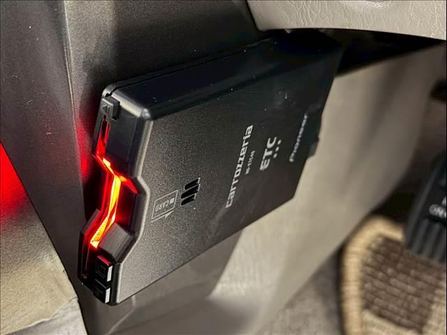 ハイラックスサーフ ＳＳＲ－Ｘリミテッド　社外ＡＷ　ＤＵＥＬＥＲ　Ｍ／Ｔ　社外グリル　ルーフレール　シートカバー　カロッツェリアディスプレイオーディオ　バックカメラ　ＥＴＣ　センターデフロック　ＡＣ１００Ｖ　パートタイム４ＷＤ　キーレスキー（53枚目）