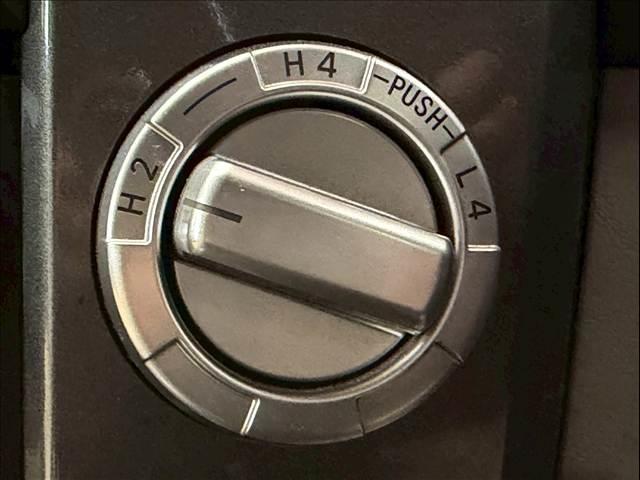 ハイラックスサーフ ＳＳＲ－Ｘリミテッド　社外ＡＷ　ＤＵＥＬＥＲ　Ｍ／Ｔ　社外グリル　ルーフレール　シートカバー　カロッツェリアディスプレイオーディオ　バックカメラ　ＥＴＣ　センターデフロック　ＡＣ１００Ｖ　パートタイム４ＷＤ　キーレスキー（54枚目）