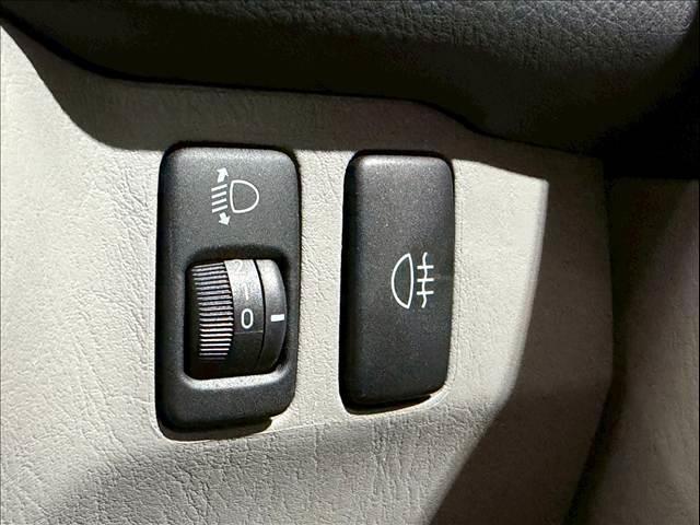 ハイラックスサーフ ＳＳＲ－Ｘリミテッド　社外ＡＷ　ＤＵＥＬＥＲ　Ｍ／Ｔ　社外グリル　ルーフレール　シートカバー　カロッツェリアディスプレイオーディオ　バックカメラ　ＥＴＣ　センターデフロック　ＡＣ１００Ｖ　パートタイム４ＷＤ　キーレスキー（60枚目）