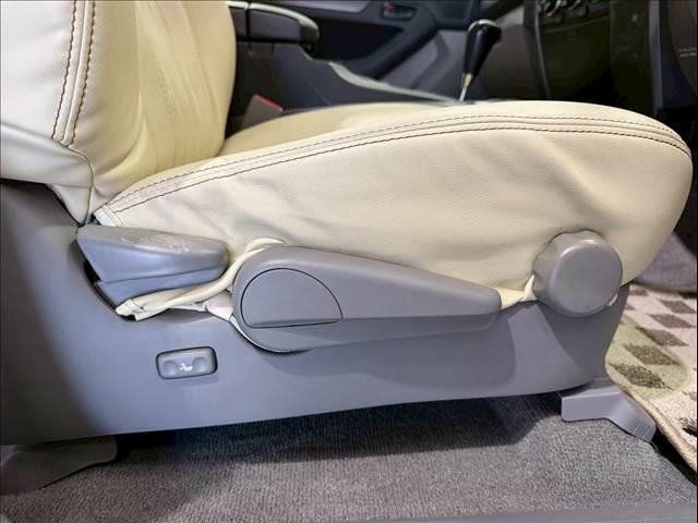 ハイラックスサーフ ＳＳＲ－Ｘリミテッド　社外ＡＷ　ＤＵＥＬＥＲ　Ｍ／Ｔ　社外グリル　ルーフレール　シートカバー　カロッツェリアディスプレイオーディオ　バックカメラ　ＥＴＣ　センターデフロック　ＡＣ１００Ｖ　パートタイム４ＷＤ　キーレスキー（67枚目）