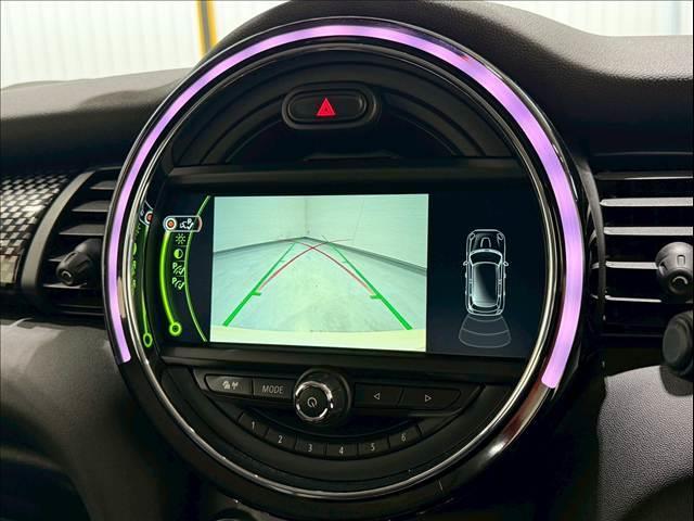 MINI クーパーS 純正ナビ バックカメラ ミラー一体型ETC クルーズコントロール コンフォートアクセス ステアリングリモコン アイドリングストップ USBポート Bluetooth スマートキー 純正17インチAW(4枚目)