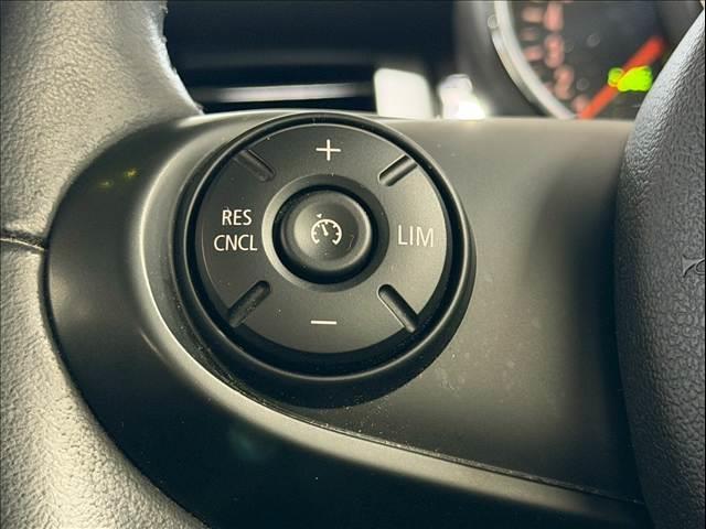 MINI クーパーS 純正ナビ バックカメラ ミラー一体型ETC クルーズコントロール コンフォートアクセス ステアリングリモコン アイドリングストップ USBポート Bluetooth スマートキー 純正17インチAW(5枚目)