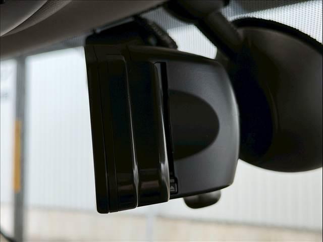 MINI クーパーS 純正ナビ バックカメラ ミラー一体型ETC クルーズコントロール コンフォートアクセス ステアリングリモコン アイドリングストップ USBポート Bluetooth スマートキー 純正17インチAW(6枚目)