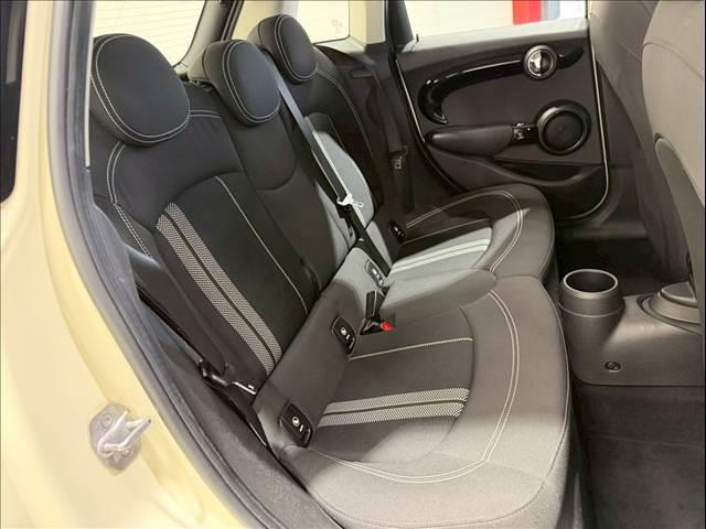 MINI クーパーS 純正ナビ バックカメラ ミラー一体型ETC クルーズコントロール コンフォートアクセス ステアリングリモコン アイドリングストップ USBポート Bluetooth スマートキー 純正17インチAW(9枚目)