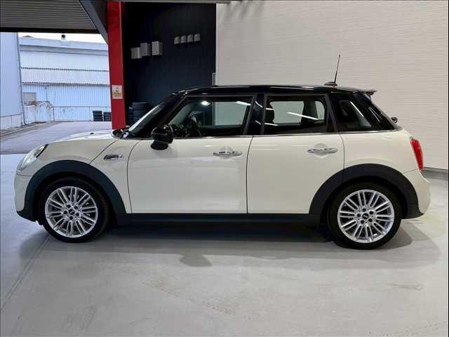 MINI クーパーS 純正ナビ バックカメラ ミラー一体型ETC クルーズコントロール コンフォートアクセス ステアリングリモコン アイドリングストップ USBポート Bluetooth スマートキー 純正17インチAW(42枚目)