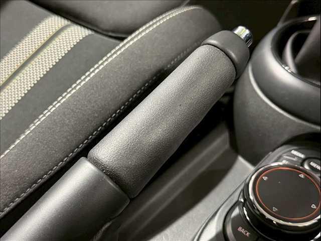 MINI クーパーS 純正ナビ バックカメラ ミラー一体型ETC クルーズコントロール コンフォートアクセス ステアリングリモコン アイドリングストップ USBポート Bluetooth スマートキー 純正17インチAW(59枚目)